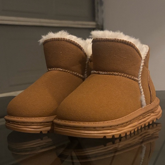 Other - Kids Cozy Brown Shearling-Lined Boots